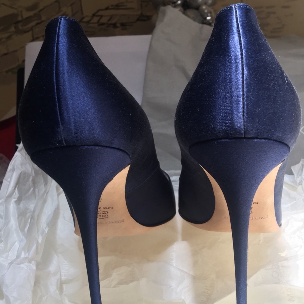 NIB Manolo Blahnik Nadira Pump, 41 - Picture 9 of 11